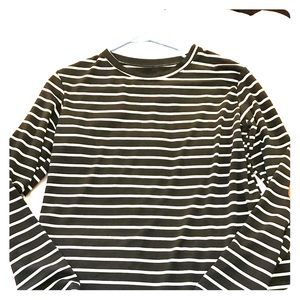 French girl style in black and white stripes!